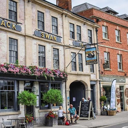 The Black Swan Inn Devizes Ngoại thất bức ảnh